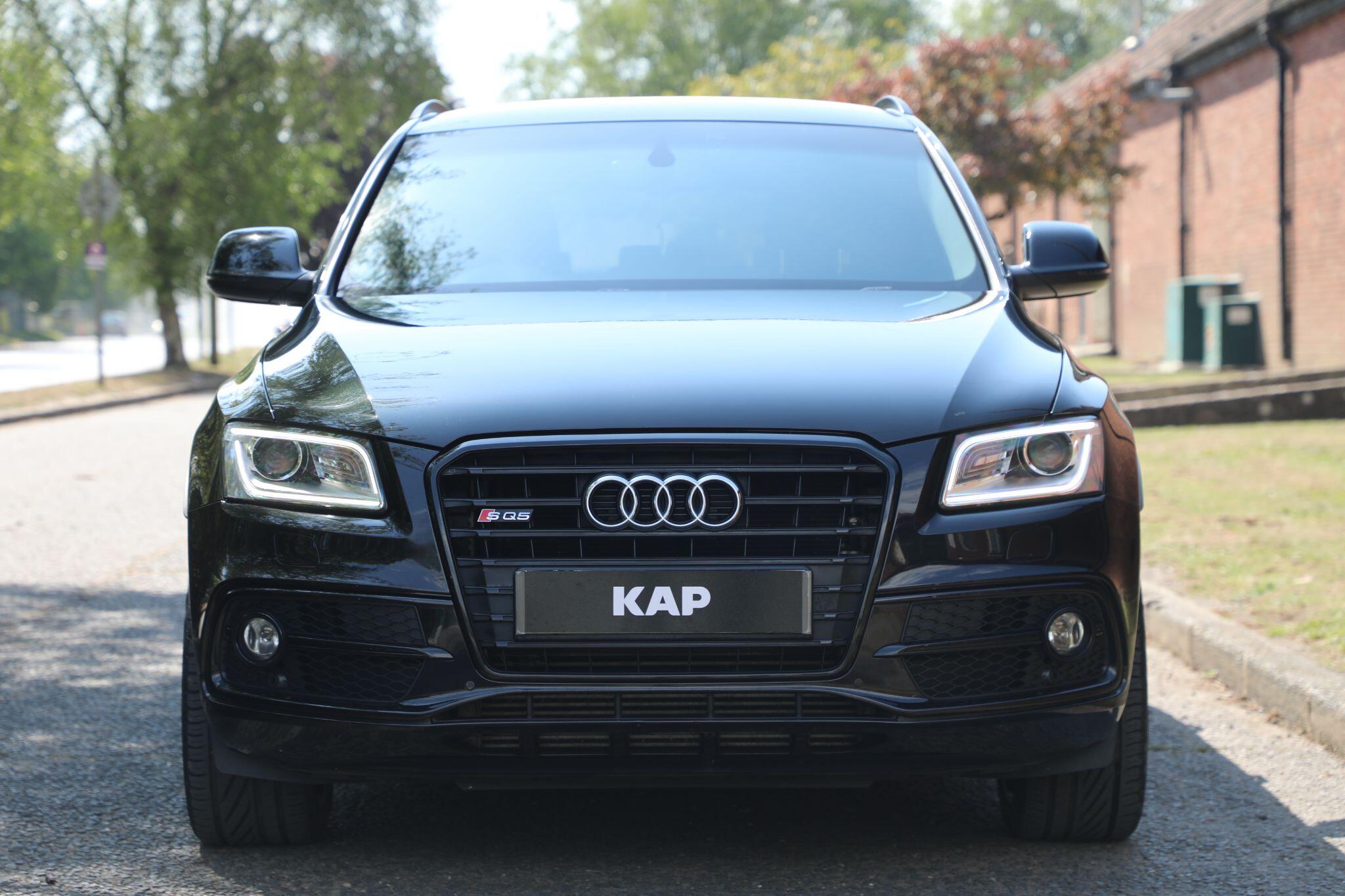 Large vehicle image